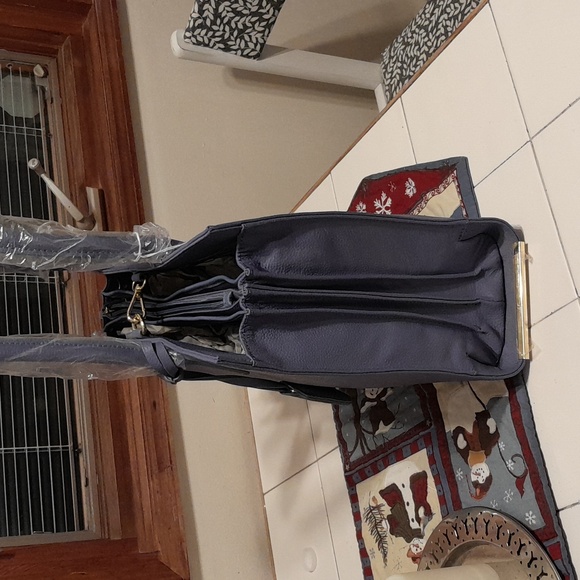 NWOT Joy & Iman periwinkle/lavender designer handbag. - Picture 11 of 13